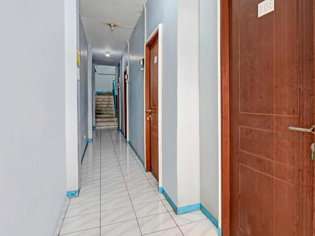 Spot On 90147 Gosepa Ambengan Plaza Hotel Surabaya Luaran gambar