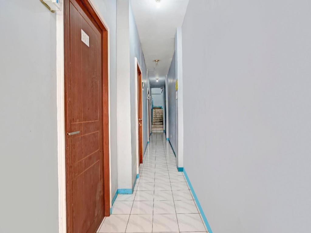 Spot On 90147 Gosepa Ambengan Plaza Hotel Surabaya Luaran gambar