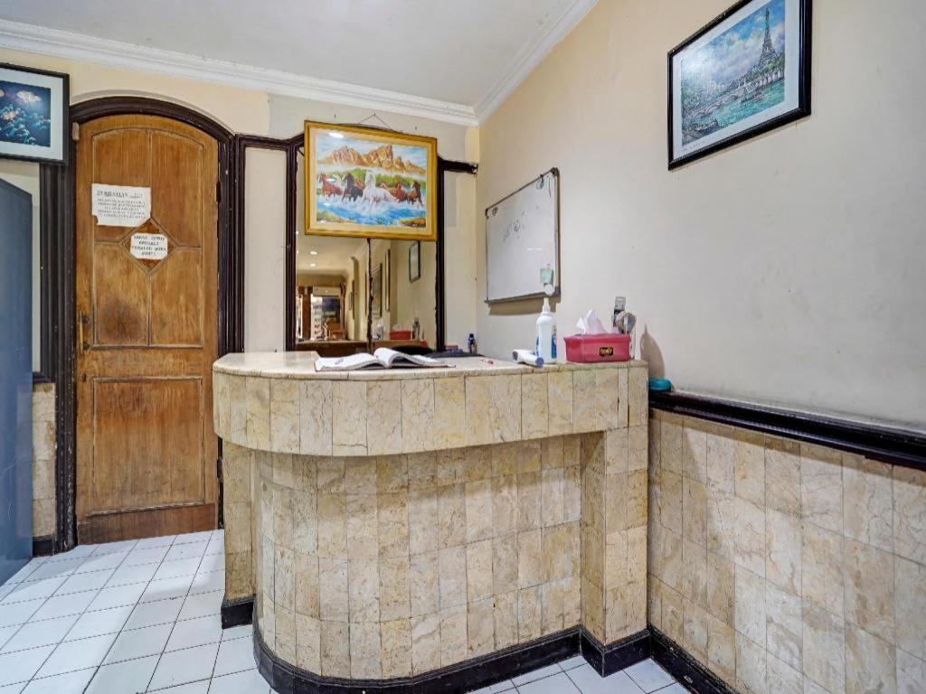 Spot On 90147 Gosepa Ambengan Plaza Hotel Surabaya Luaran gambar